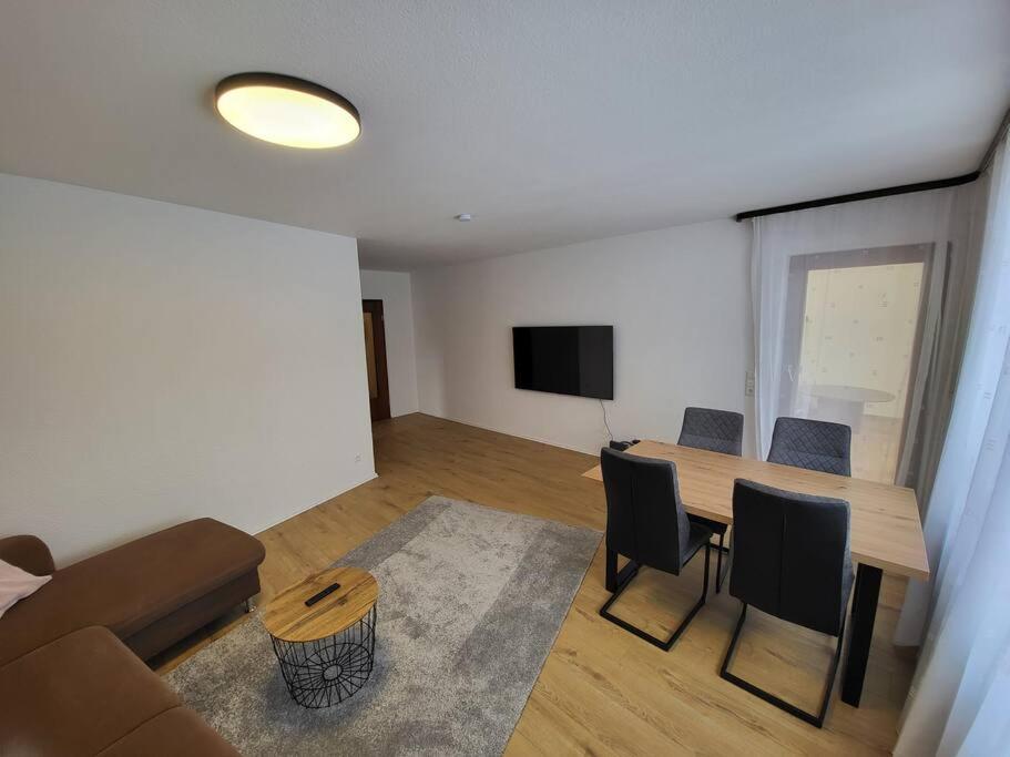 Schoenes Ruhiges Appartement Крайлсхайм Екстериор снимка